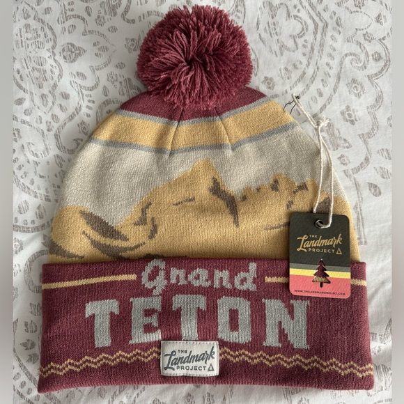 NWT Grand Teton National Park Beanie - Picture 1 of 4